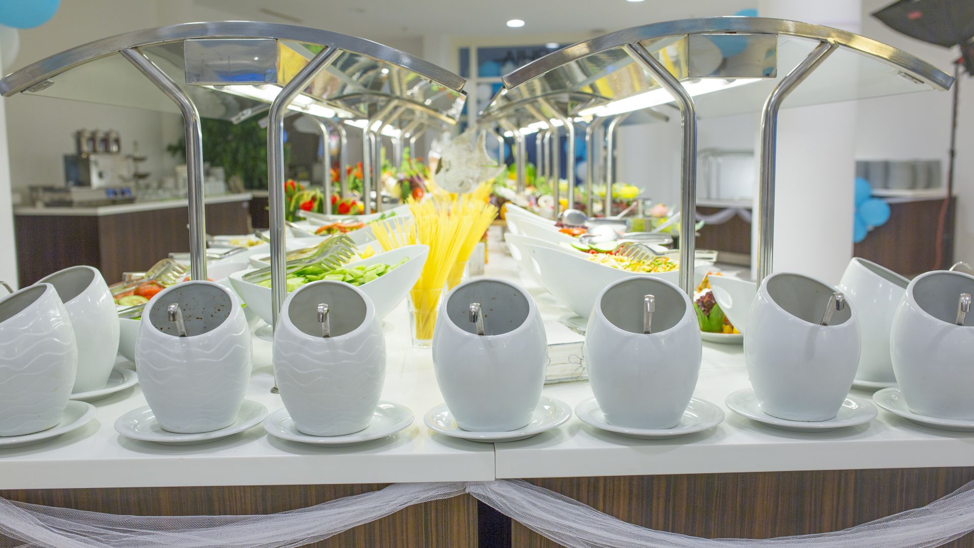 MAIN RESTAURANT