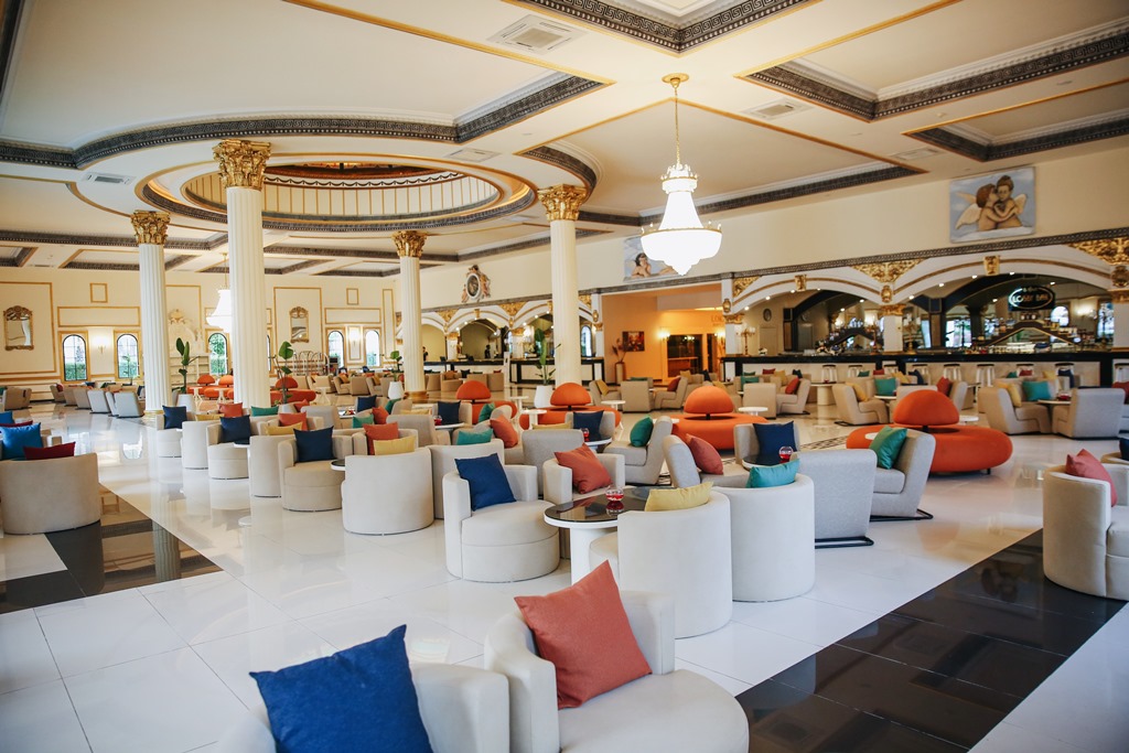 NERO LOBBY BAR