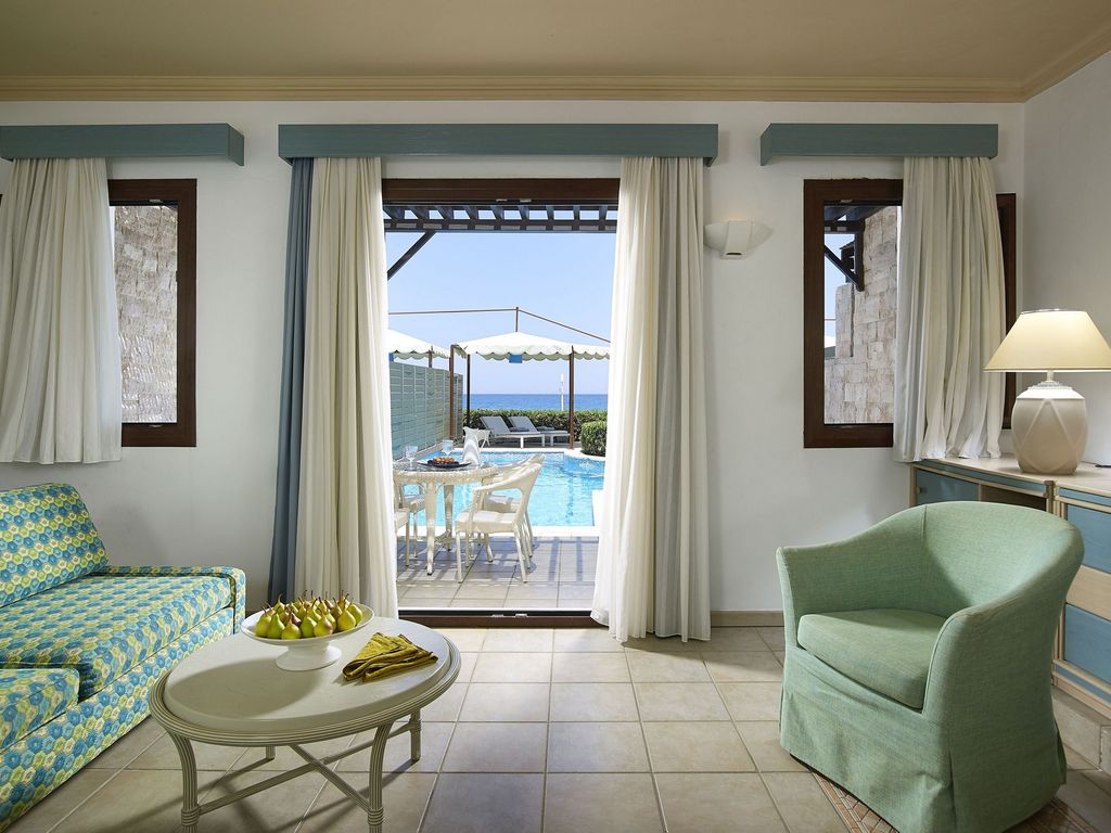 Junior Suite Sea Front Private Pool