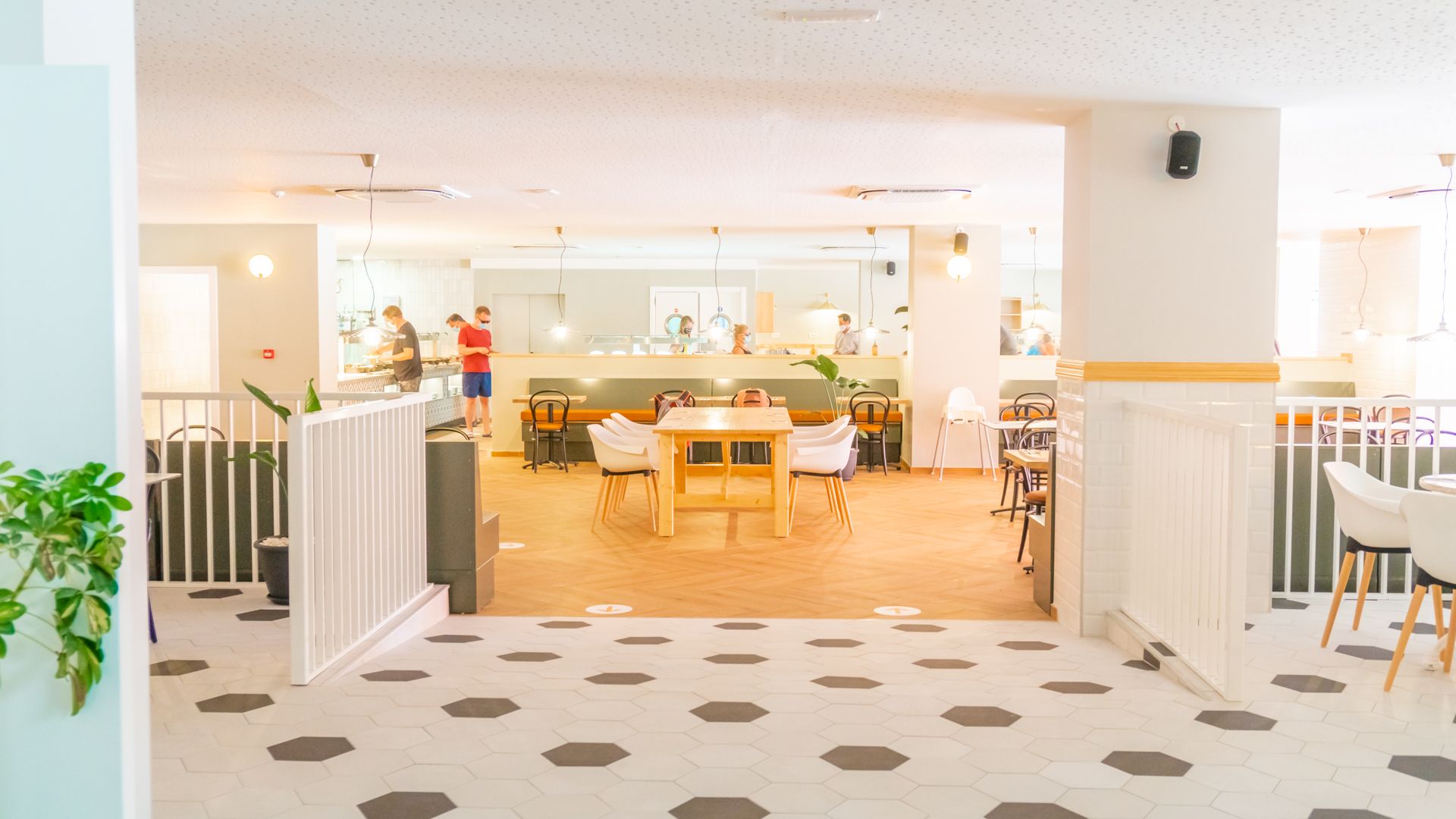 MAIN RESTORANT