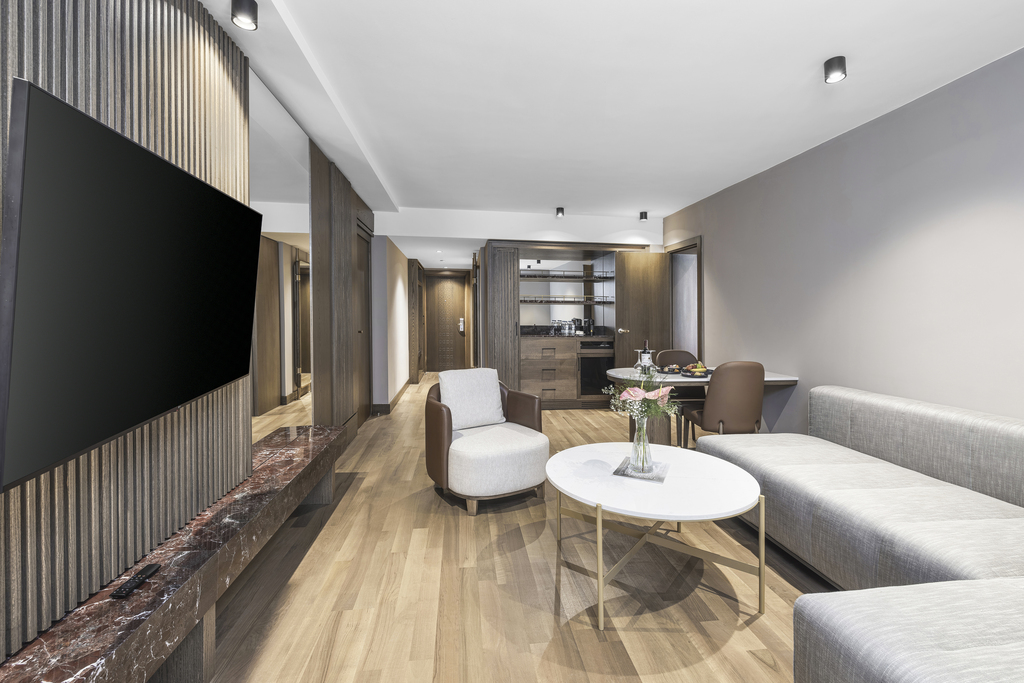 One Bedroom Suite  Golf  View