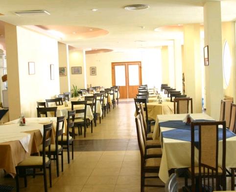 Hotel Sun Palace restaurant.JPG