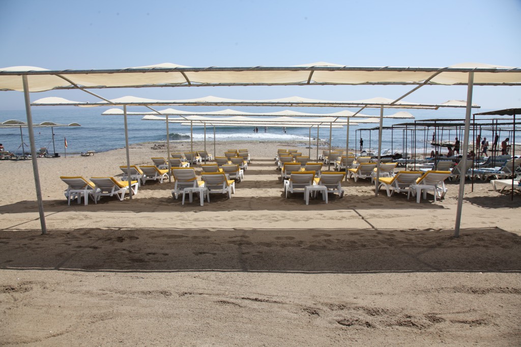 BEACH BAR
