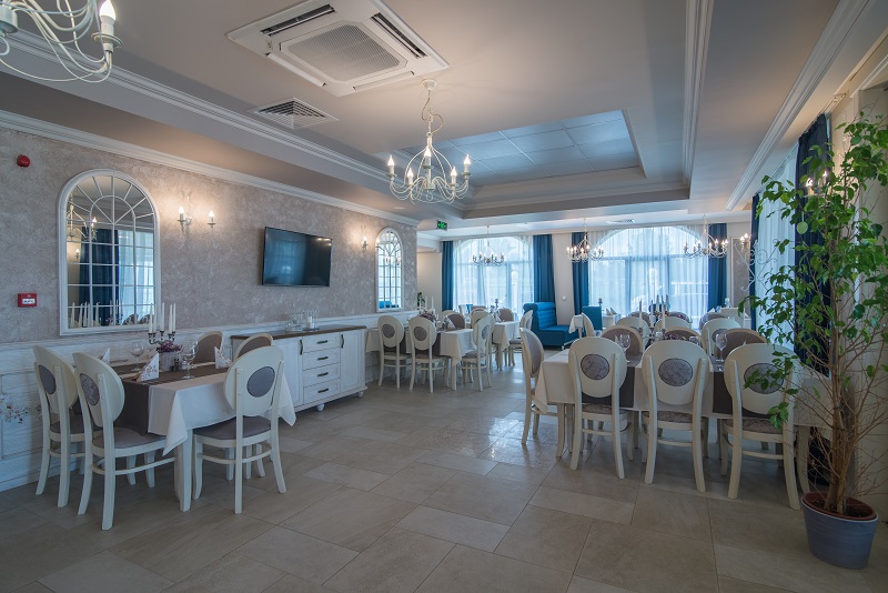 restaurant (2).jpg