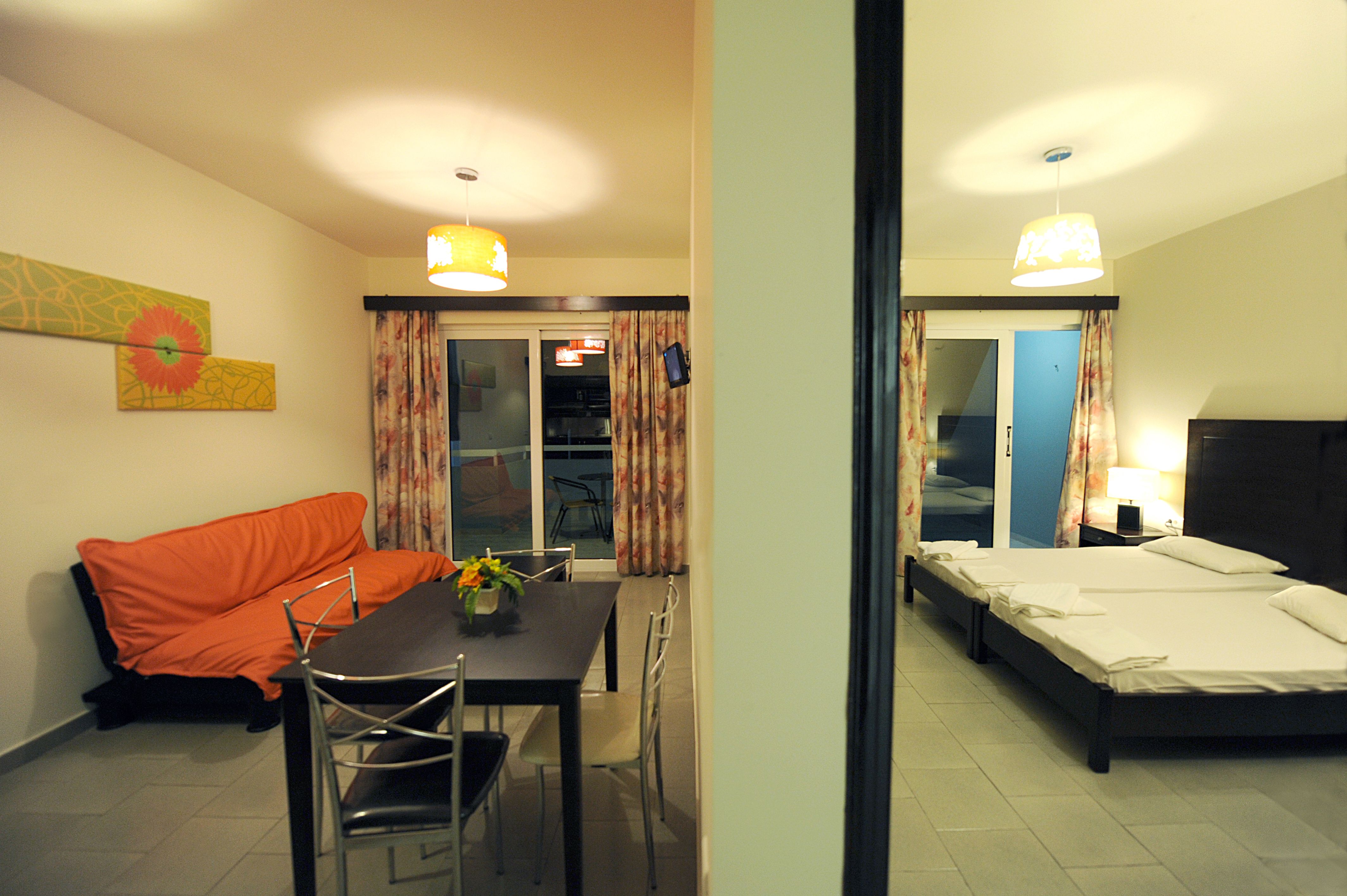 1 BEDROOM APARTMENT