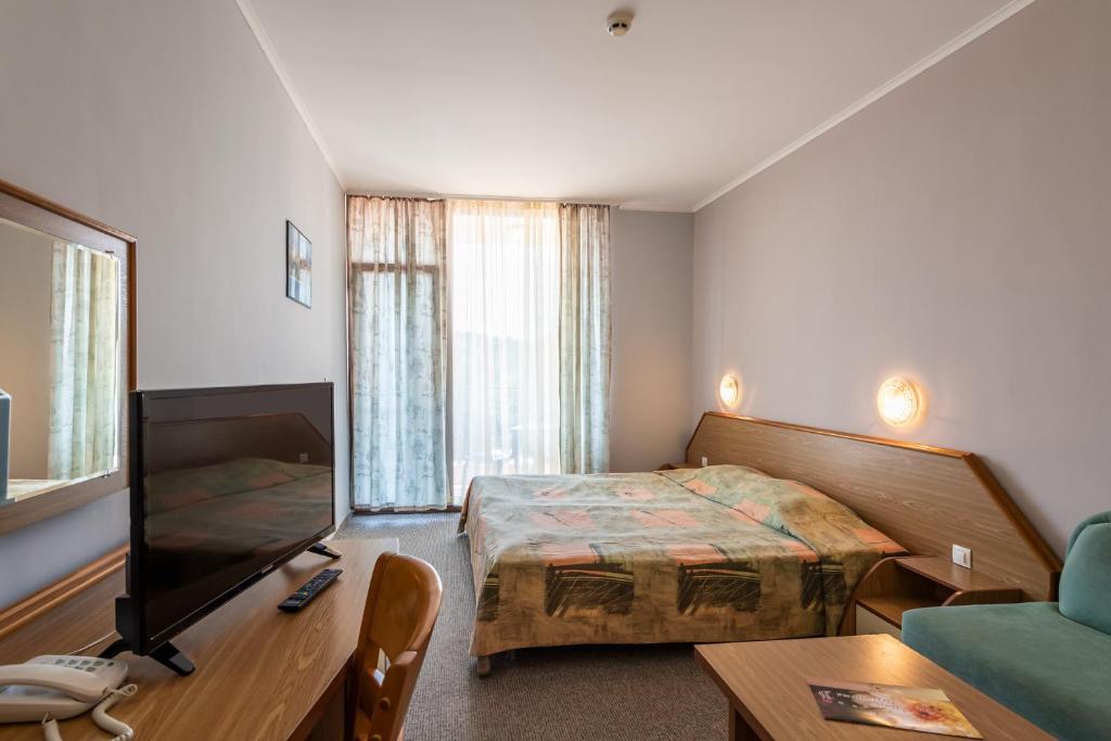 DOUBLE ECONOMY ROOM