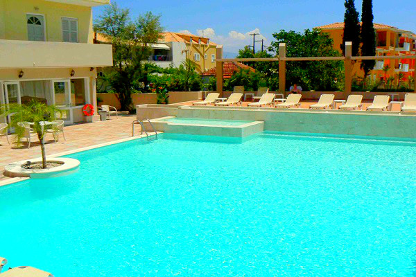 Lefkada, Hotel Happyland, exterior, piscina, hotel.jpg