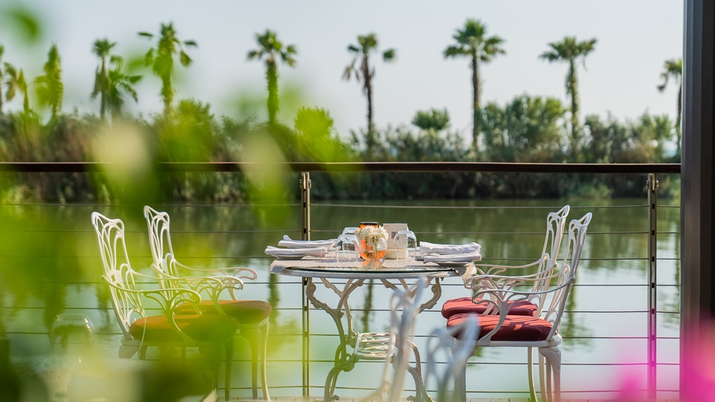 LE JARDIN AU PRINTEMPS FRENCH A LA CARTE