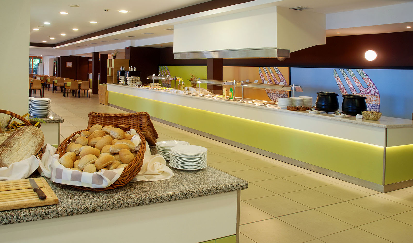 MAIN RESTAURANT