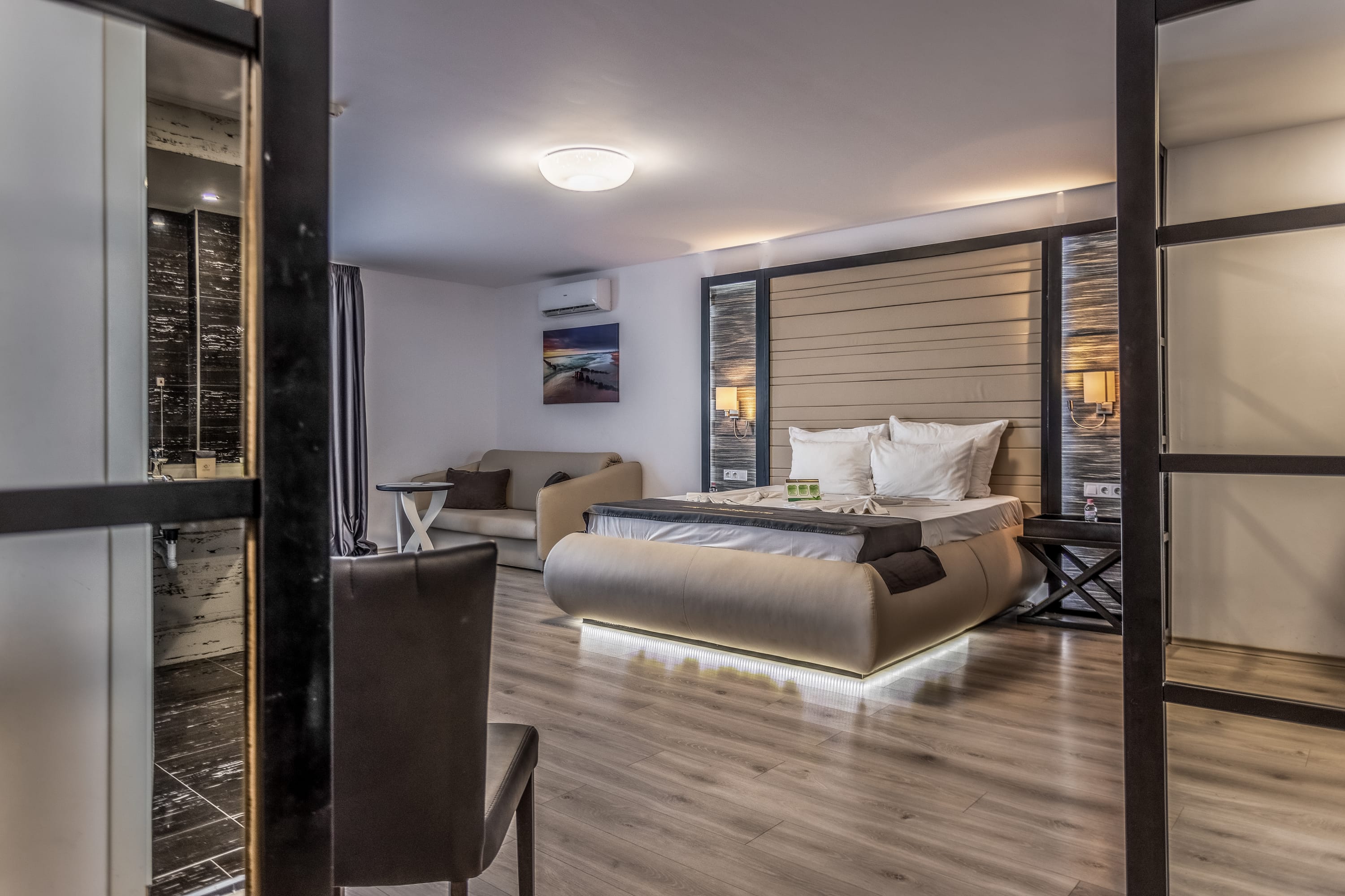 PREMIUM ROOM