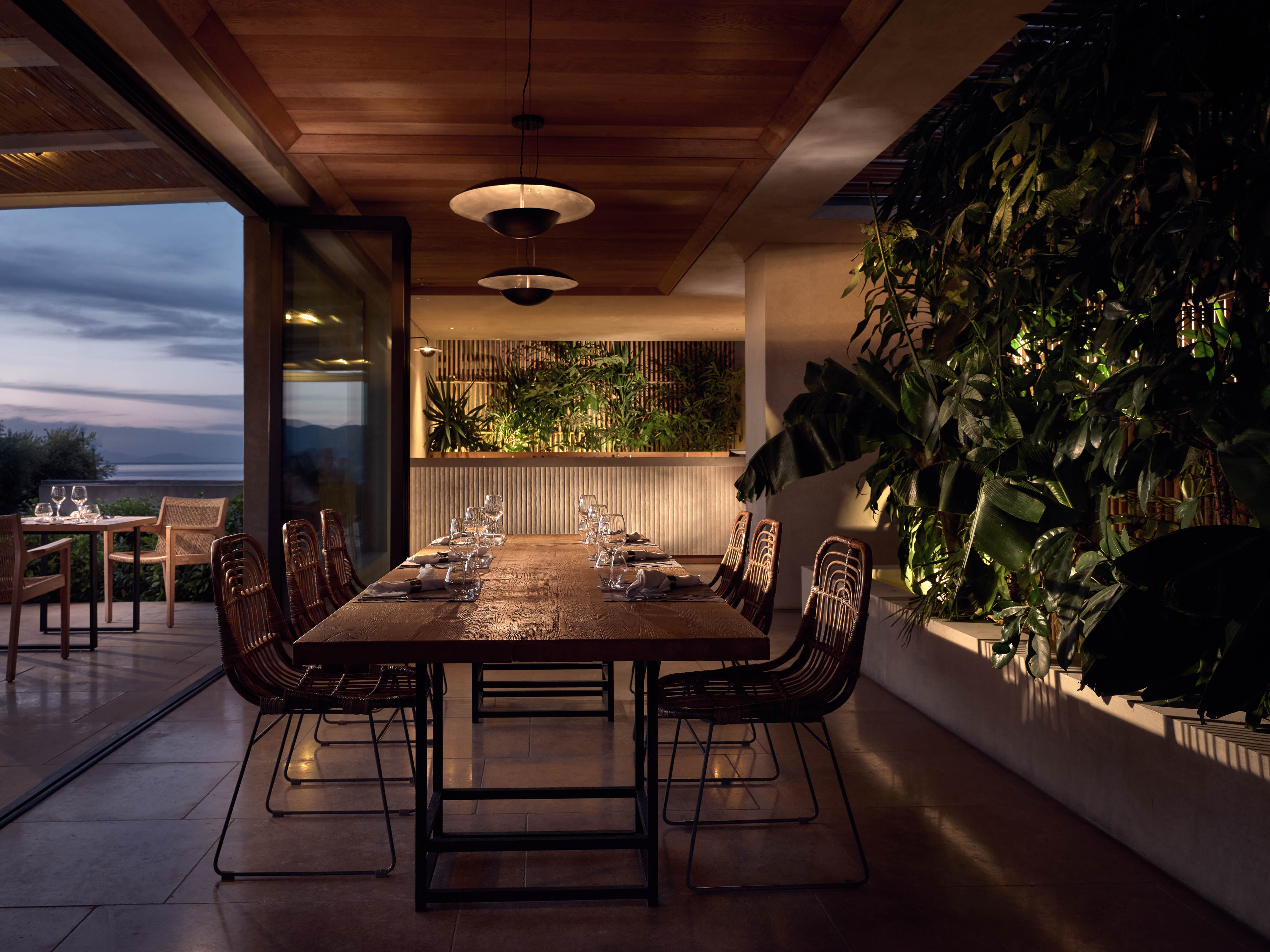 FINE DINE AND WINE
