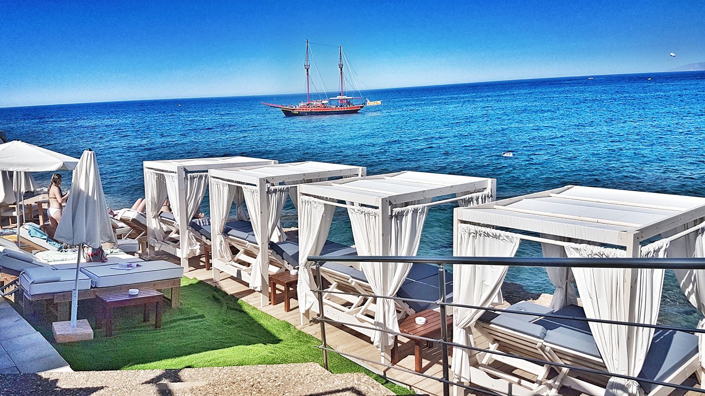 Scorpio Beach Bar / Restaurant