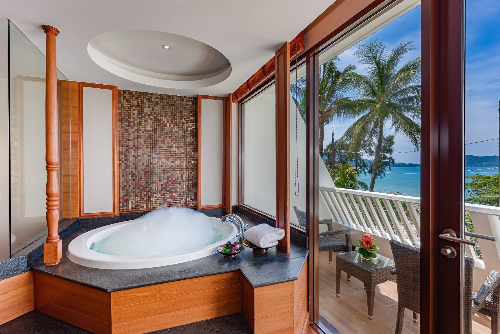 Ocean Jacuzzi Suite