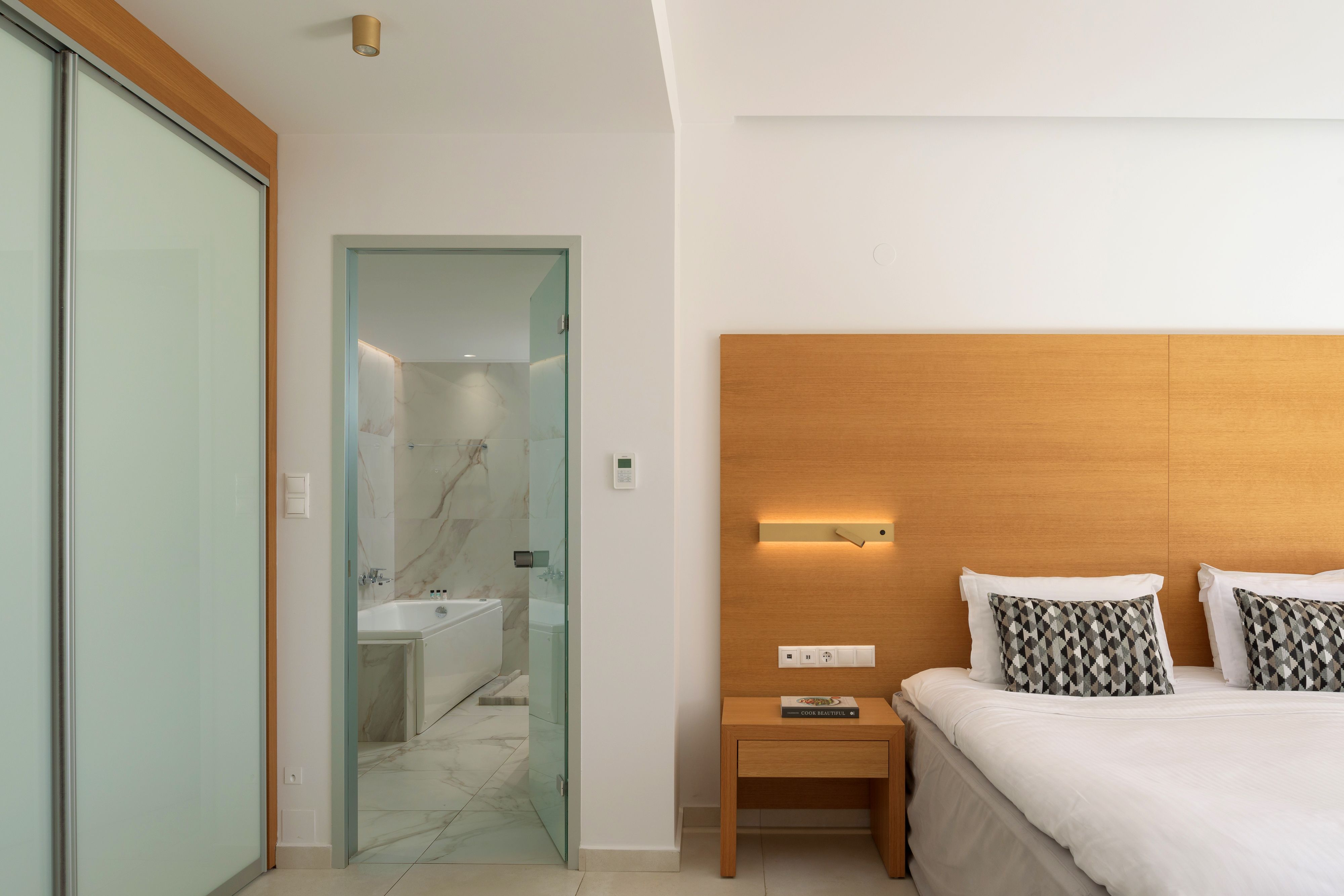 White Pearl Beachfront Suite Front Sea View