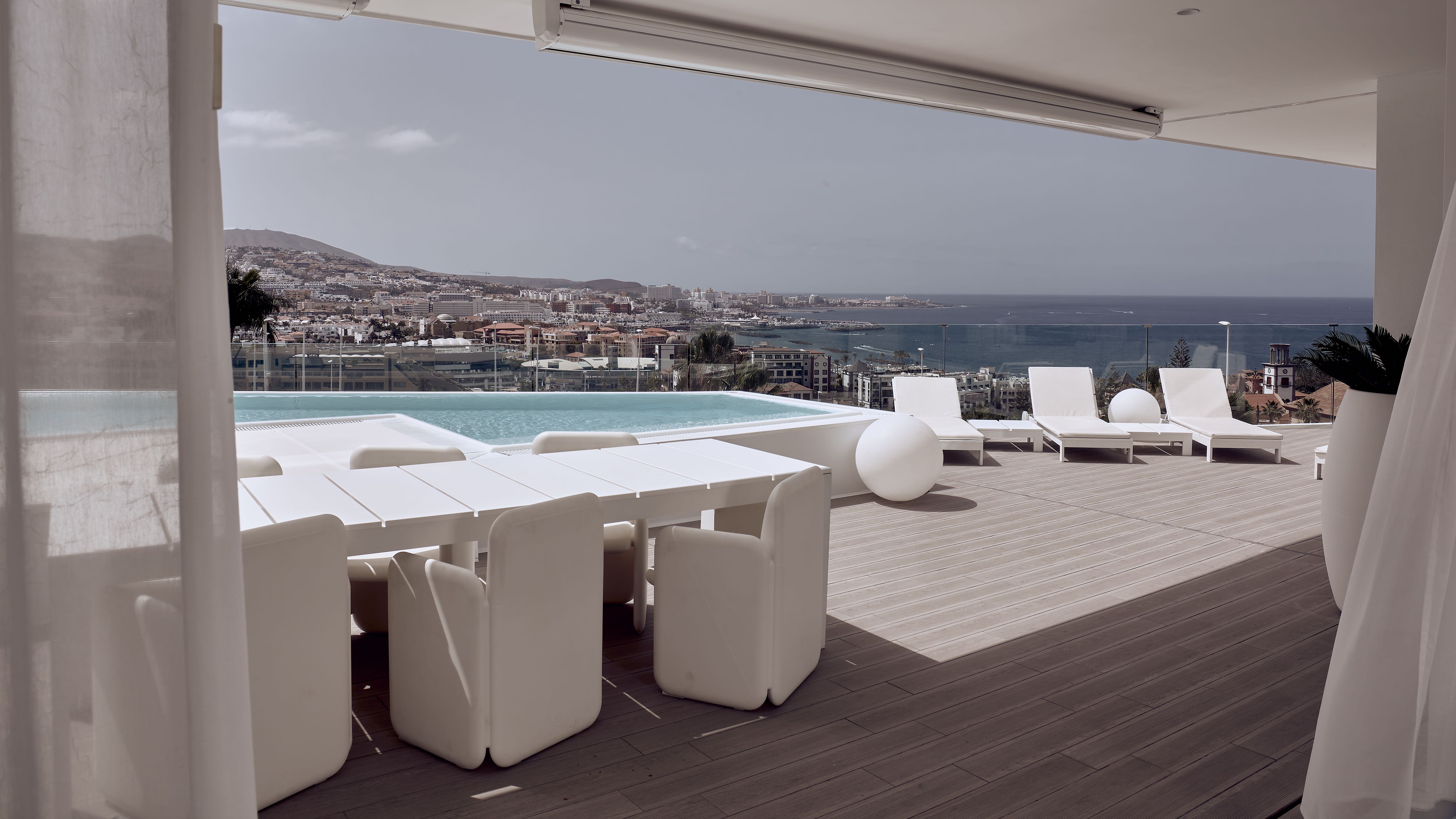 3 BEDROOM SUITE EXTRA LARGE ROOM, WITH PRIVATE POOL, JACUZZI, LATERAL SEA VIEW AND TERRACE (INFINITY HARMONY)