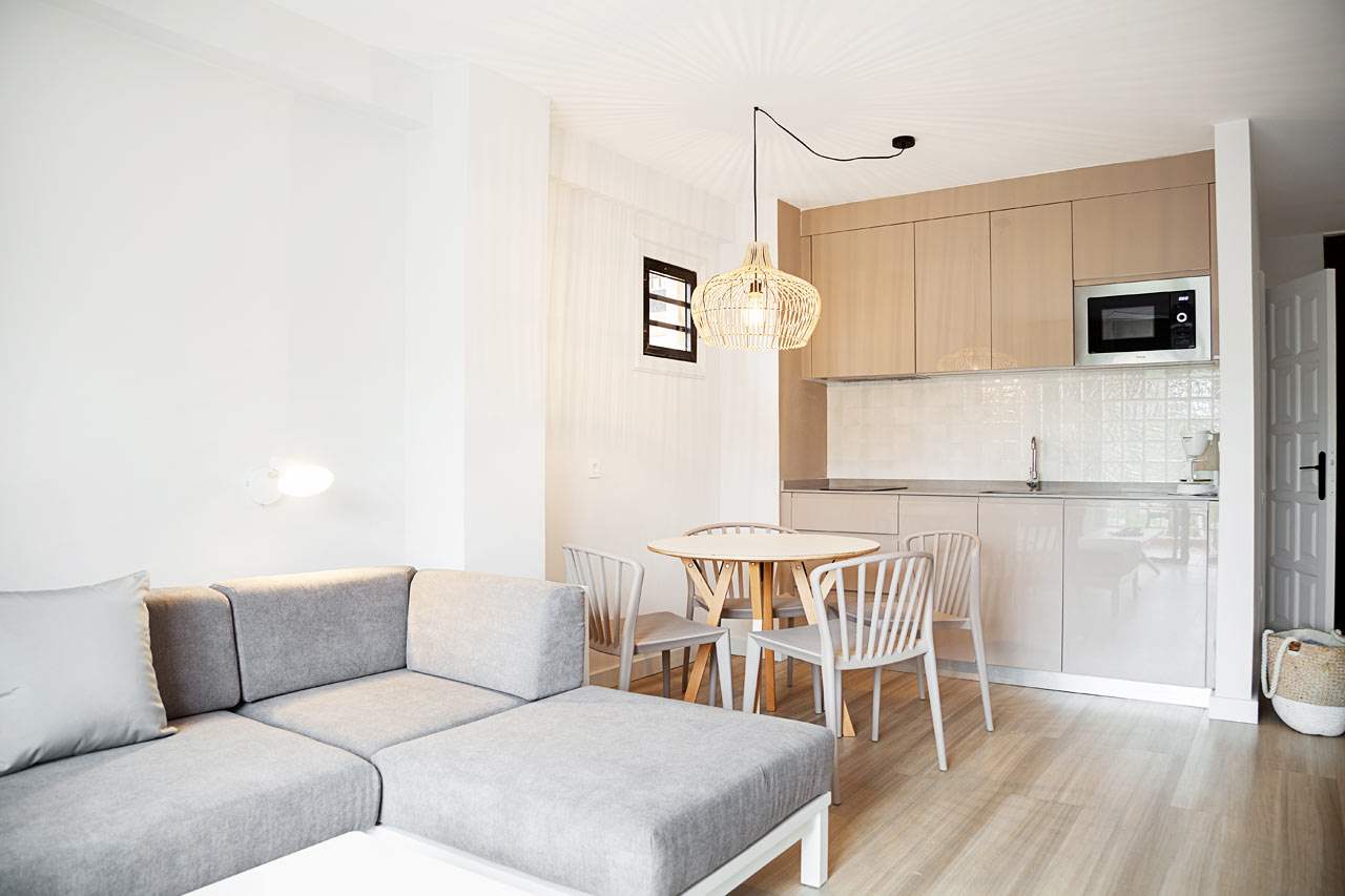 2 BEDROOM SUPERIOR APARTMENT BALCONY OR TERRACE