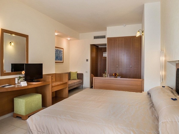 cretan-dream-royal-one-room-suites-mountain-view-0001-1024x683.jpg