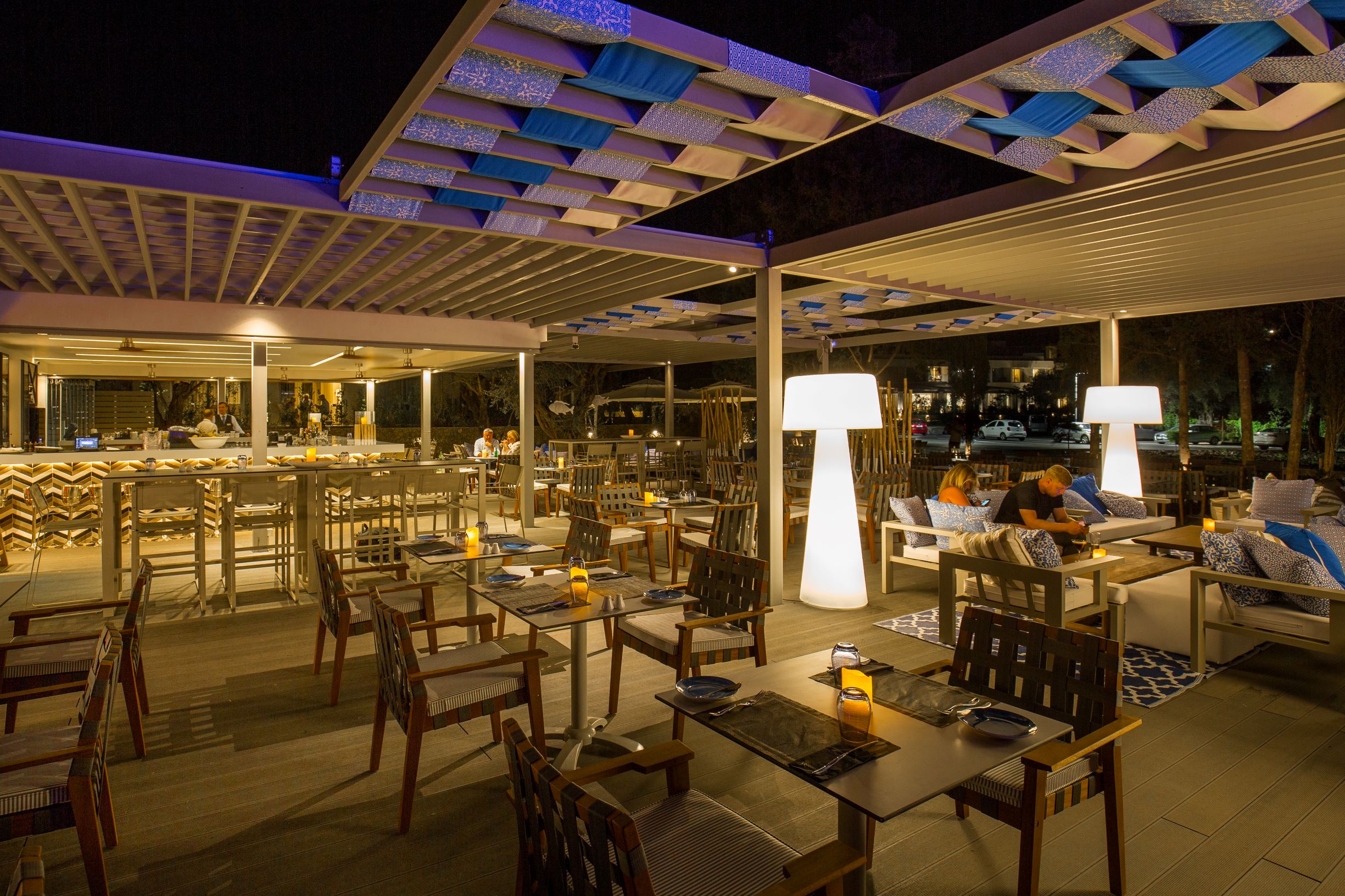 POOL BAR 
