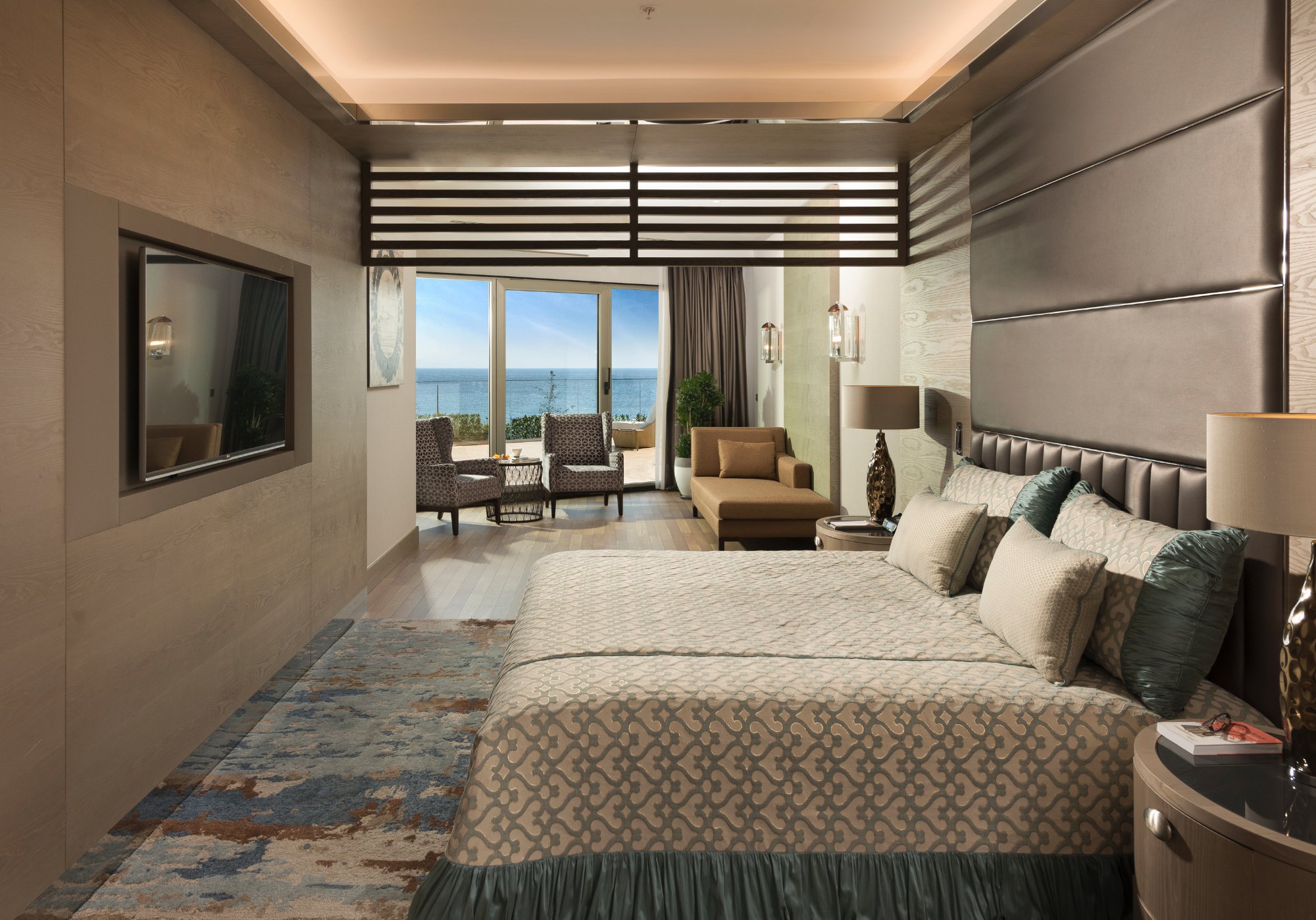 PRESIDENTAL SUITE (CLUB LOUNCH)