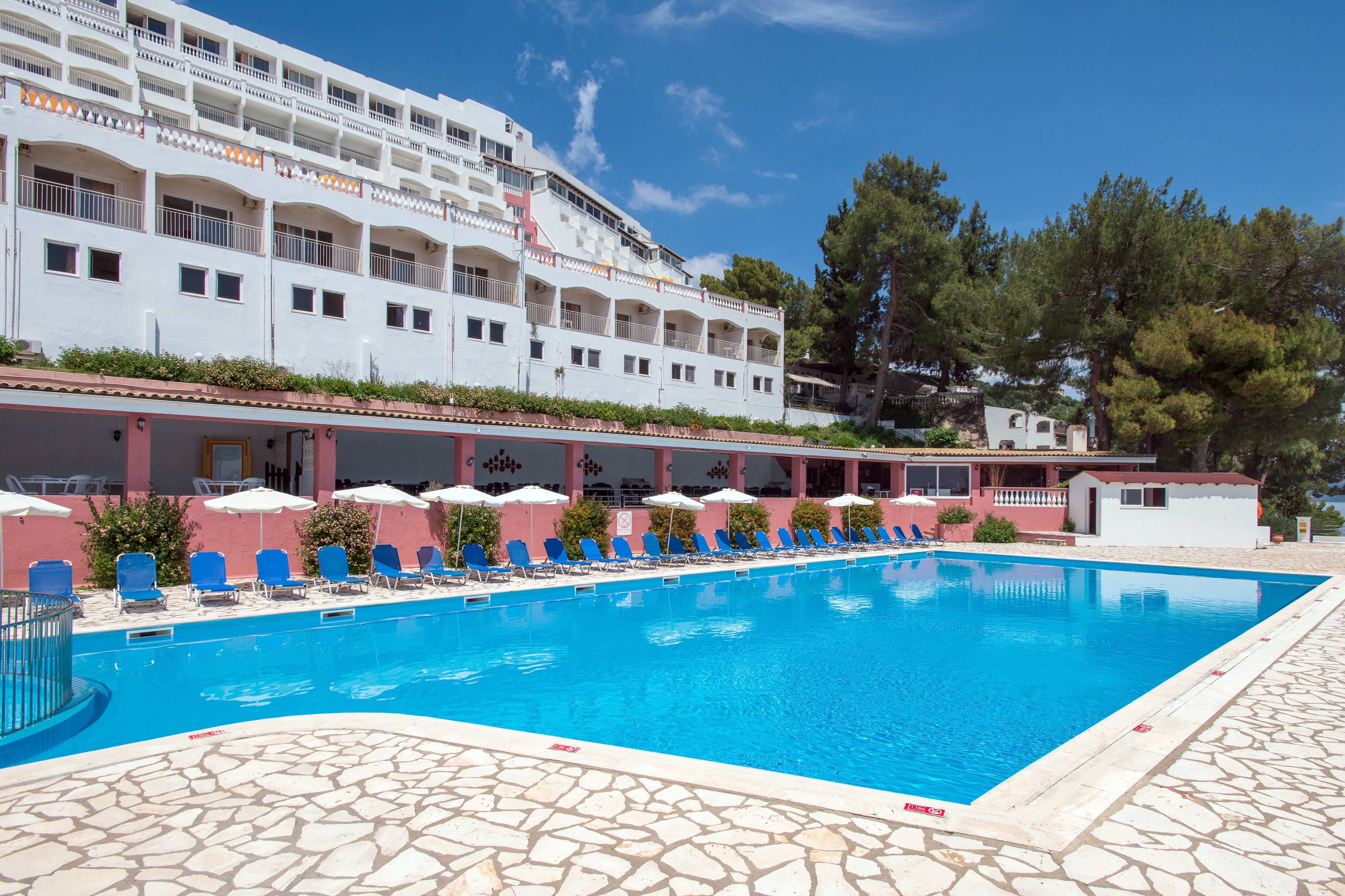 Piscina deschisă