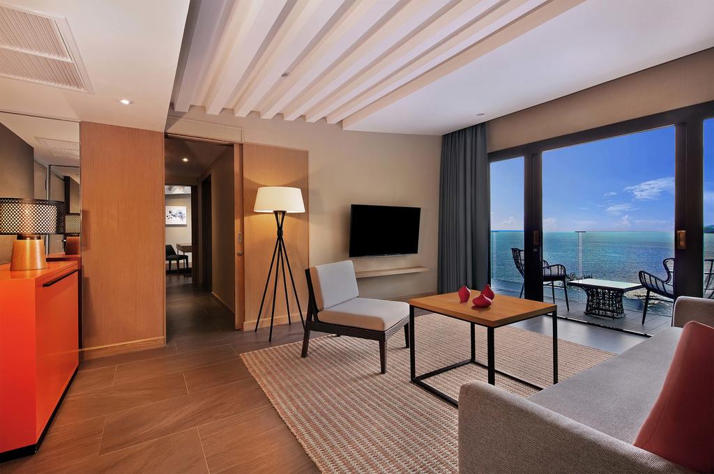 KING BED HILLTOP OCEAN VIEW SUITE  