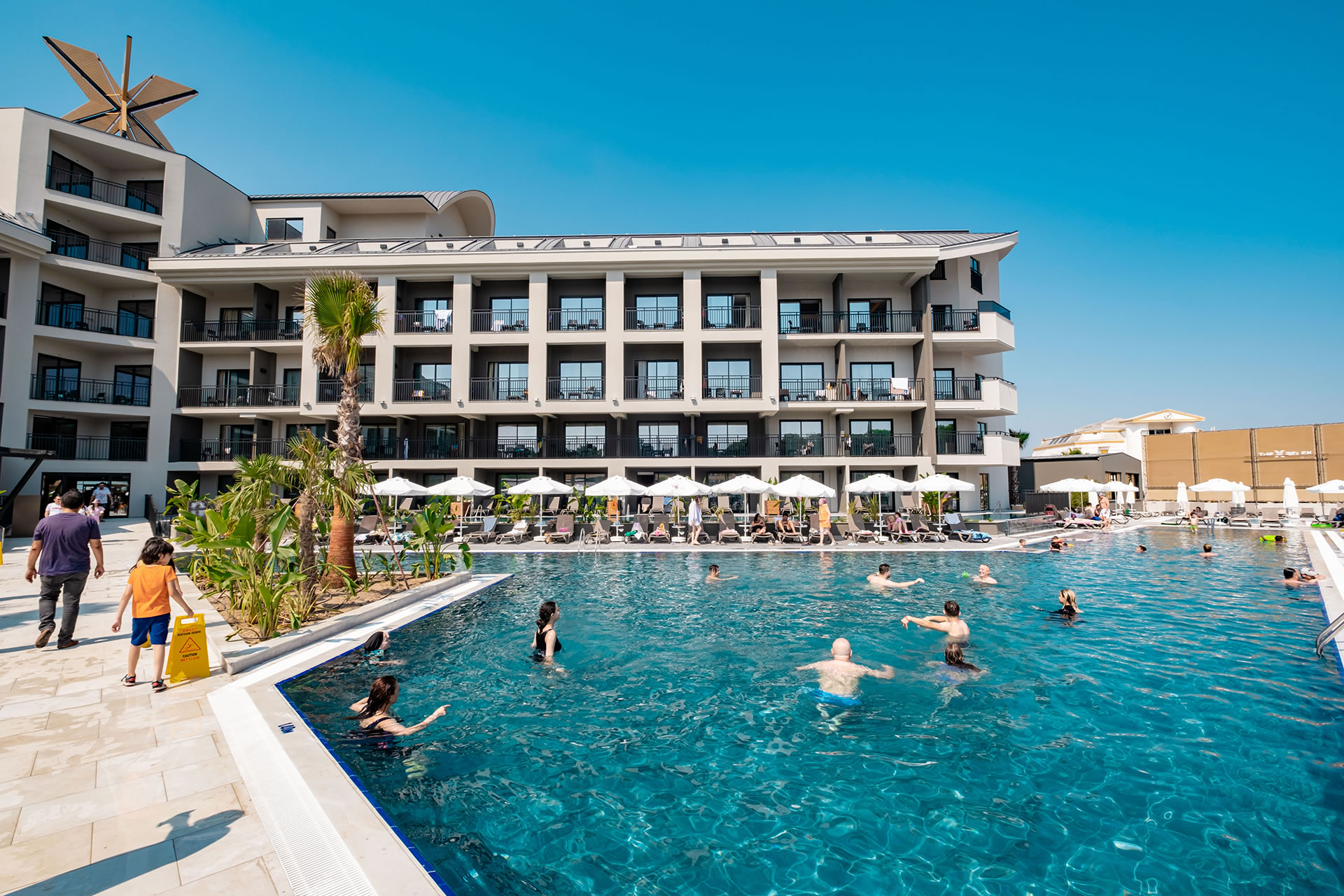 Piscina deschisă