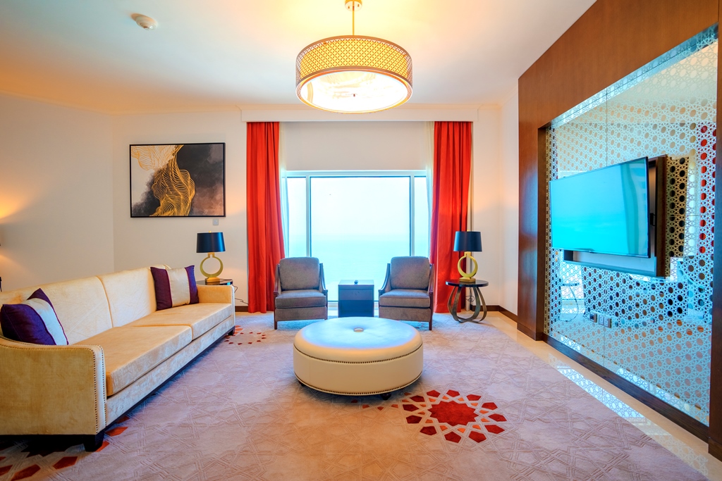 EXECUTIVE SUITE