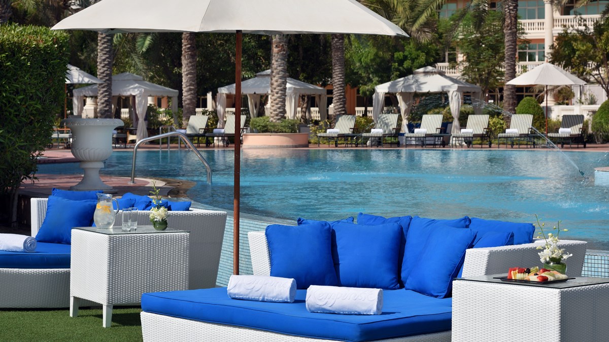 Swim Up Bar