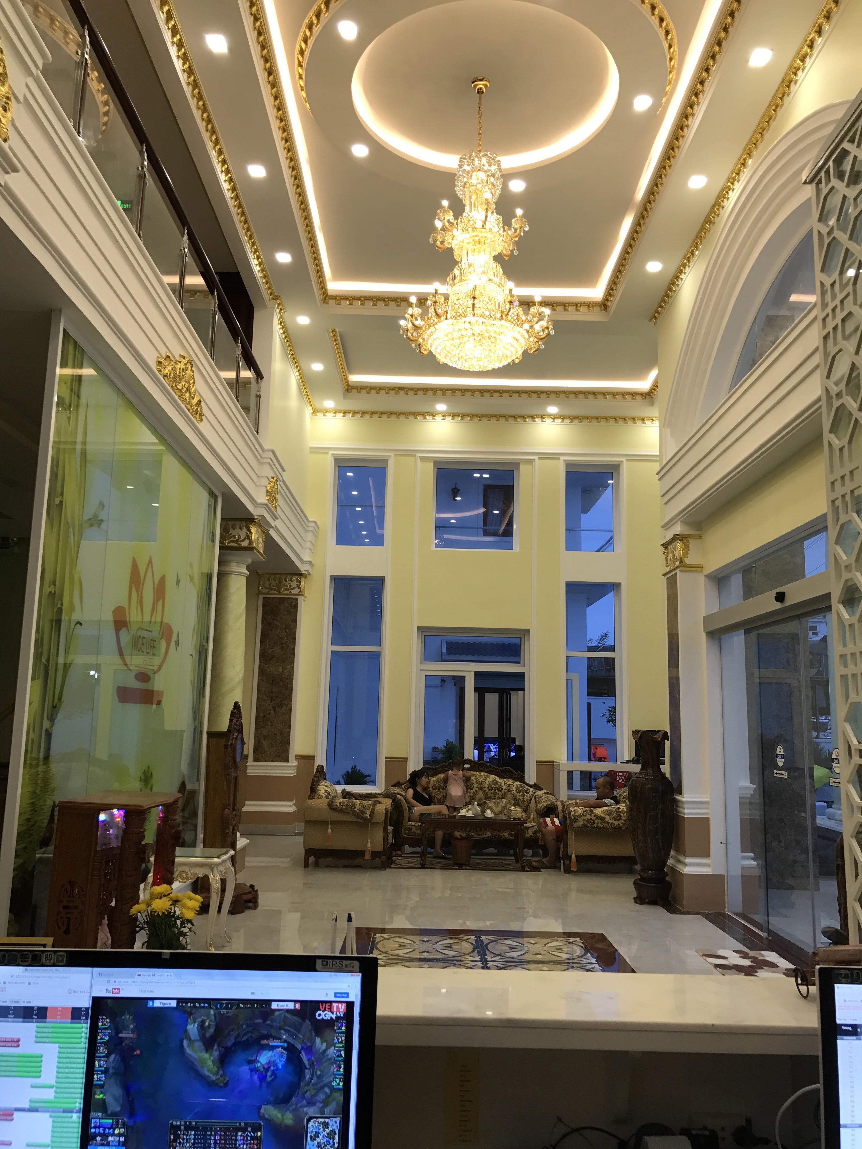 Clădirea principala