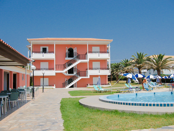 Zakynthos, Hotel Astir Beach, piscina, terasa.jpg