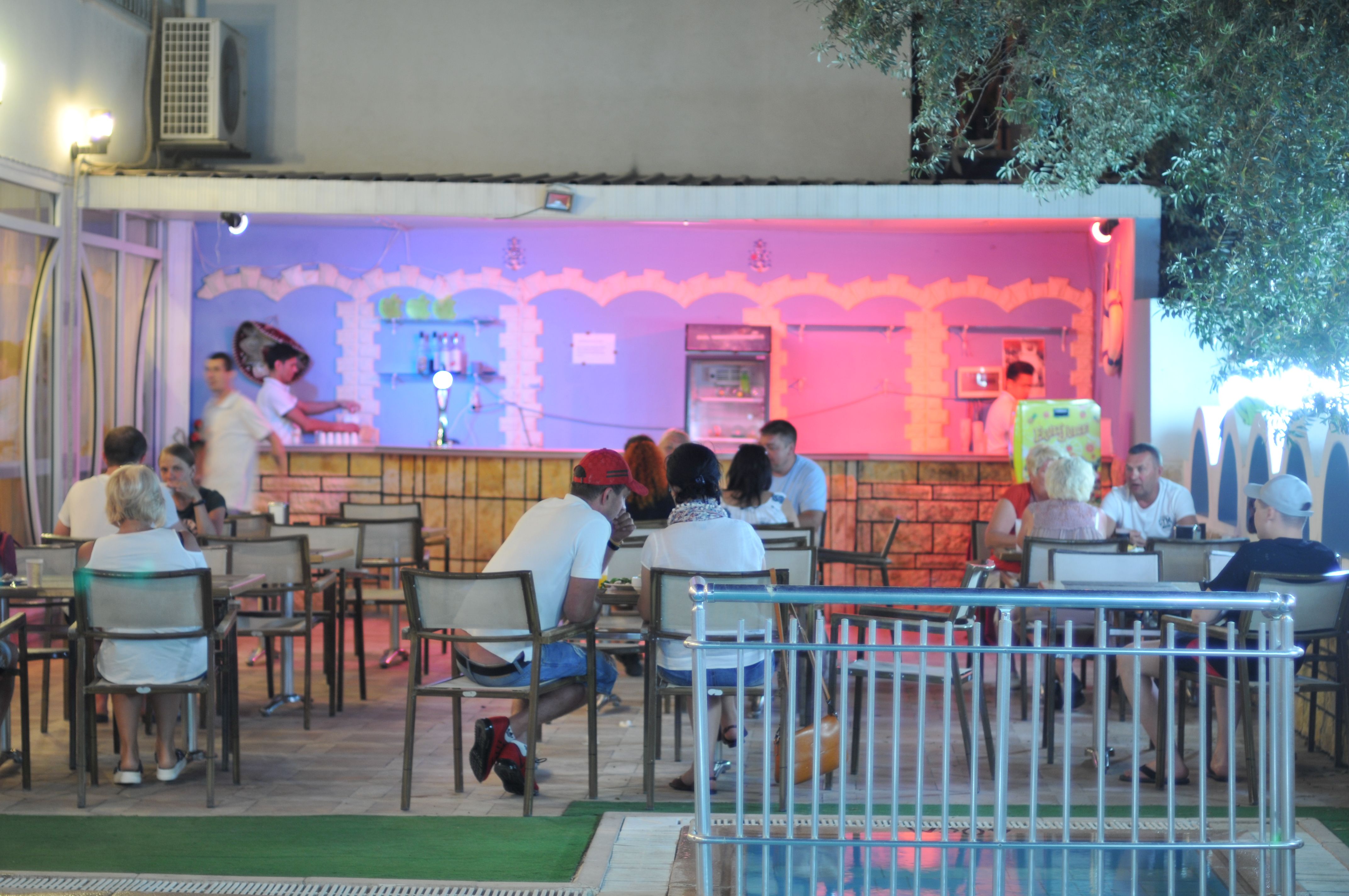 SUNMARIS BAR