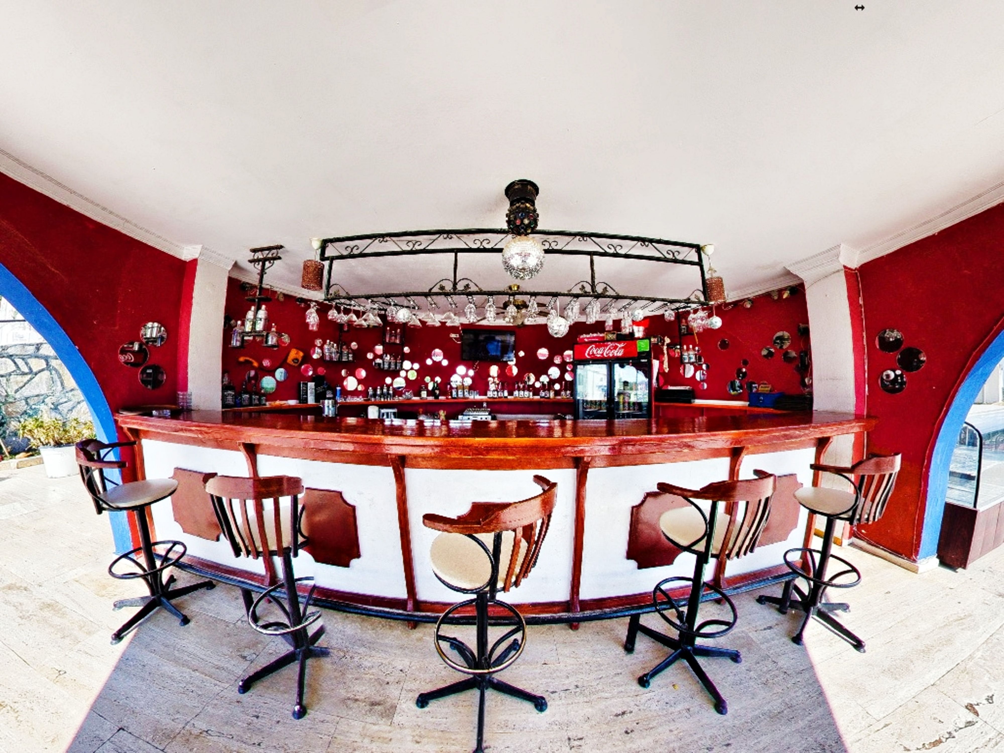MAIN RESTAURANT