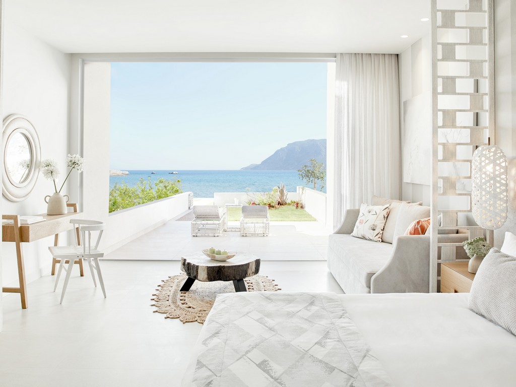 Deluxe Junior Suite with Private Garden  Sea View