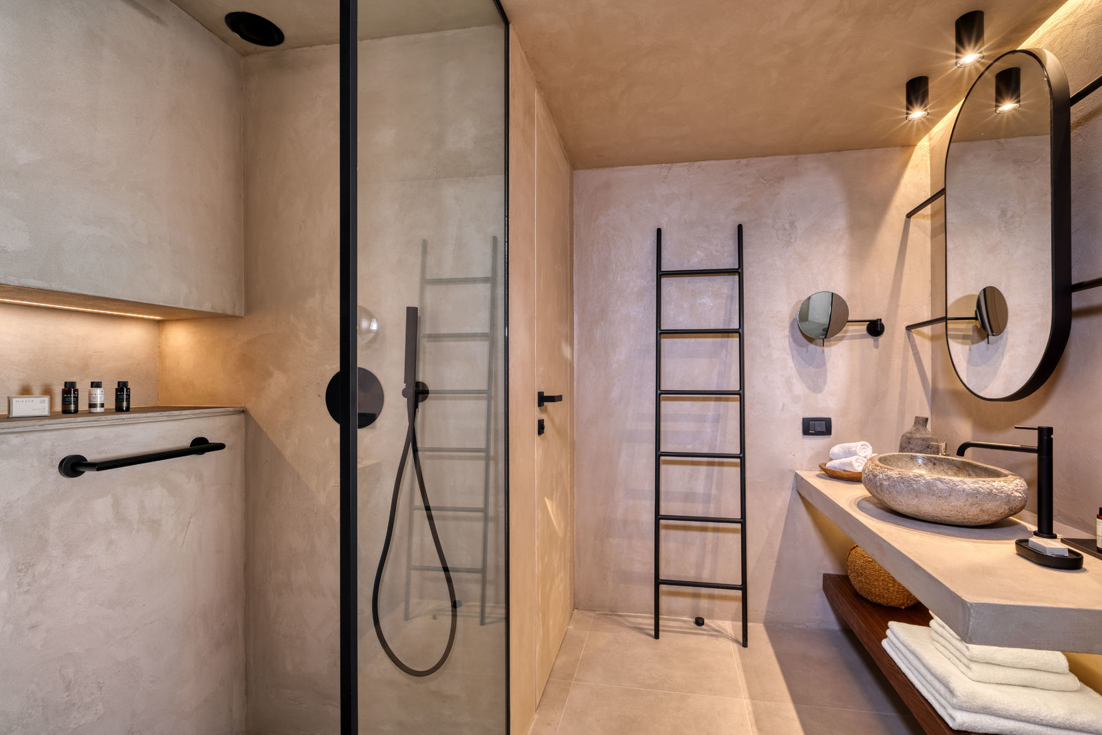 Sapphire Sublime Suite with Swim Up Pool