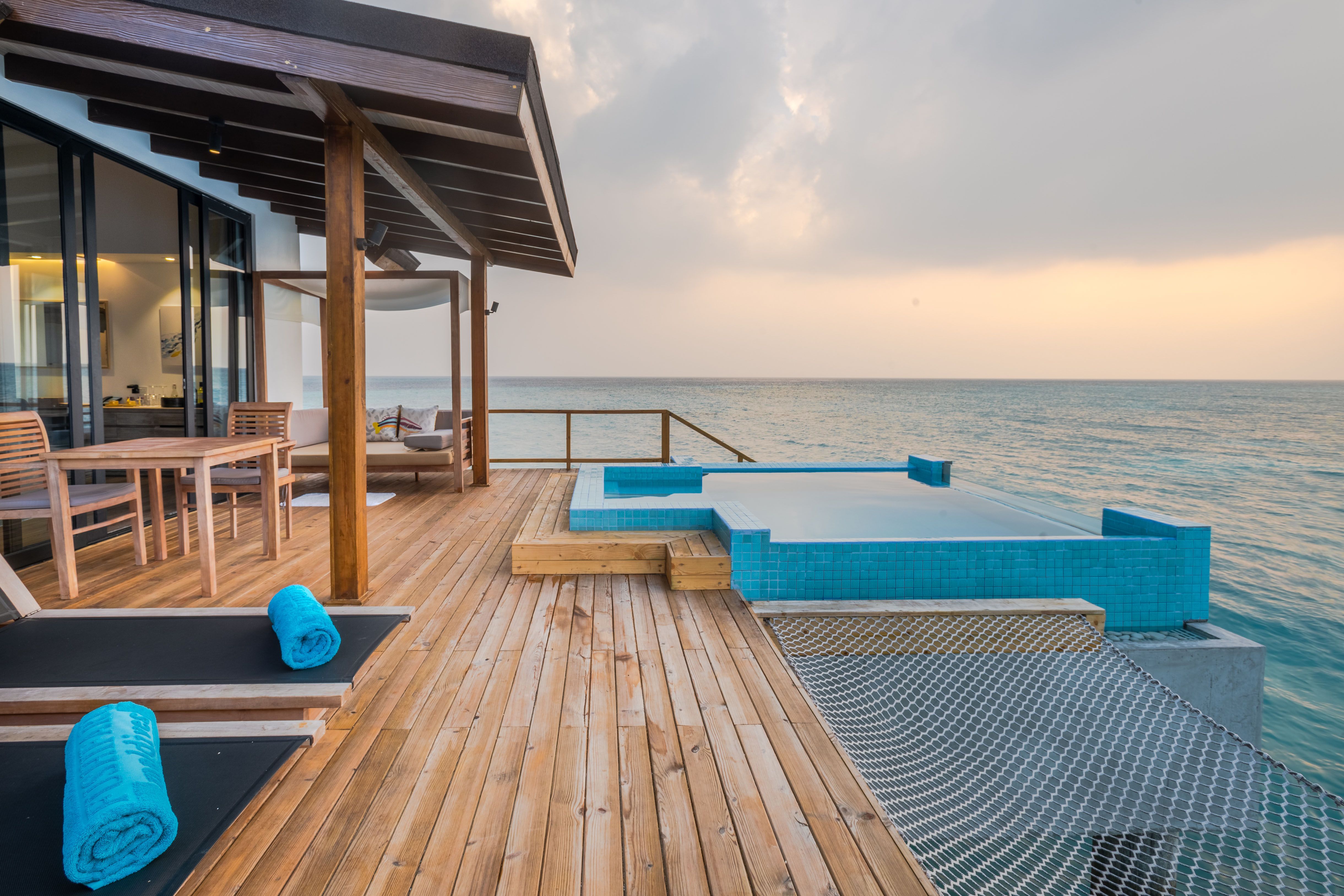 Premium Pool Water Villa