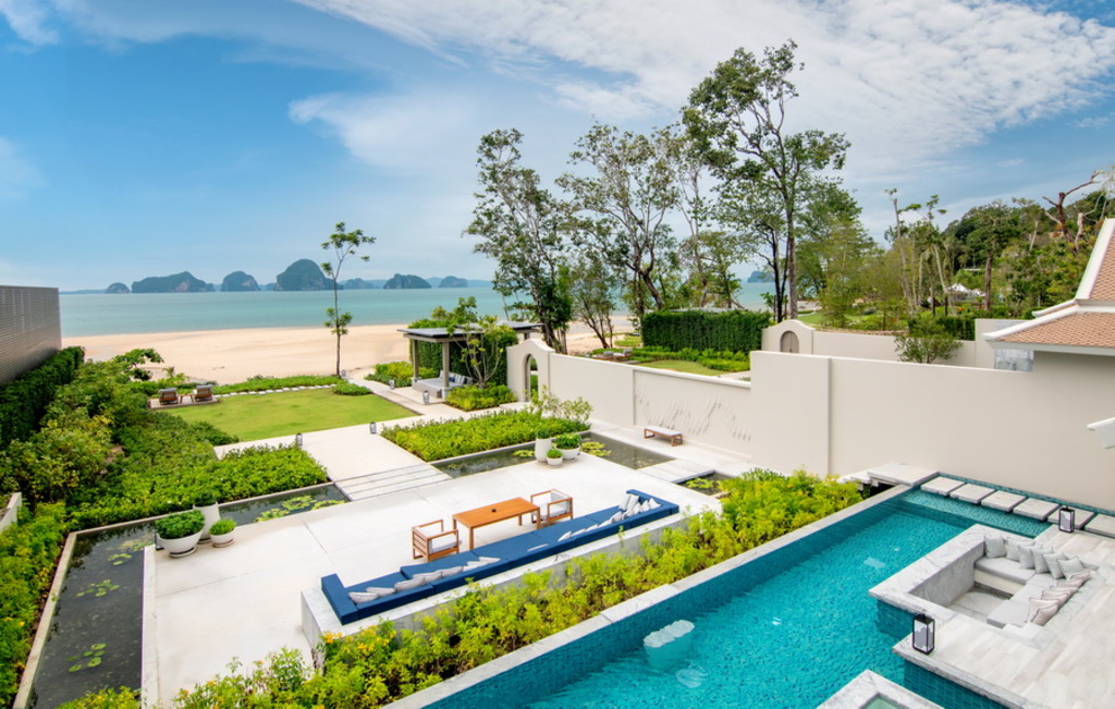 Presidential Beachfront Pool Villa