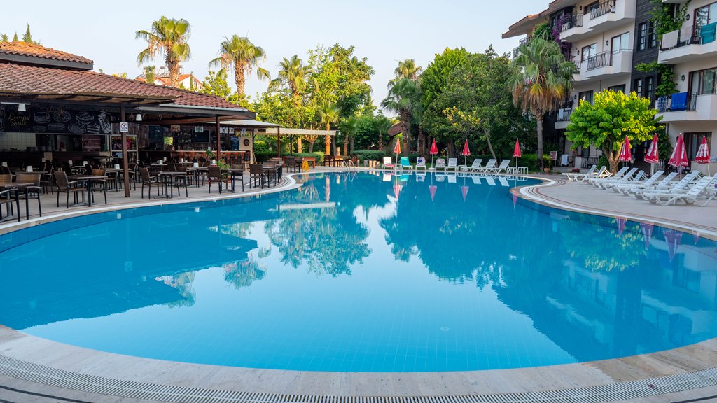 Piscina deschisă