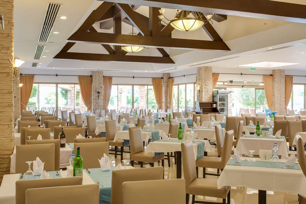 MAIN RESTAURANT