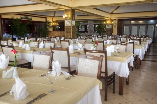 Hotel Incekum Beach Resort restaurant.jpg
