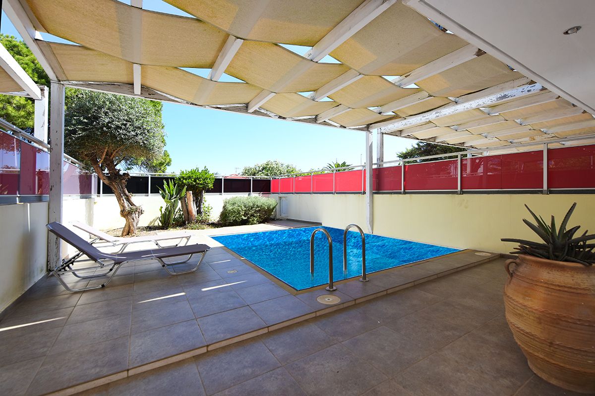 executive suite with private pool