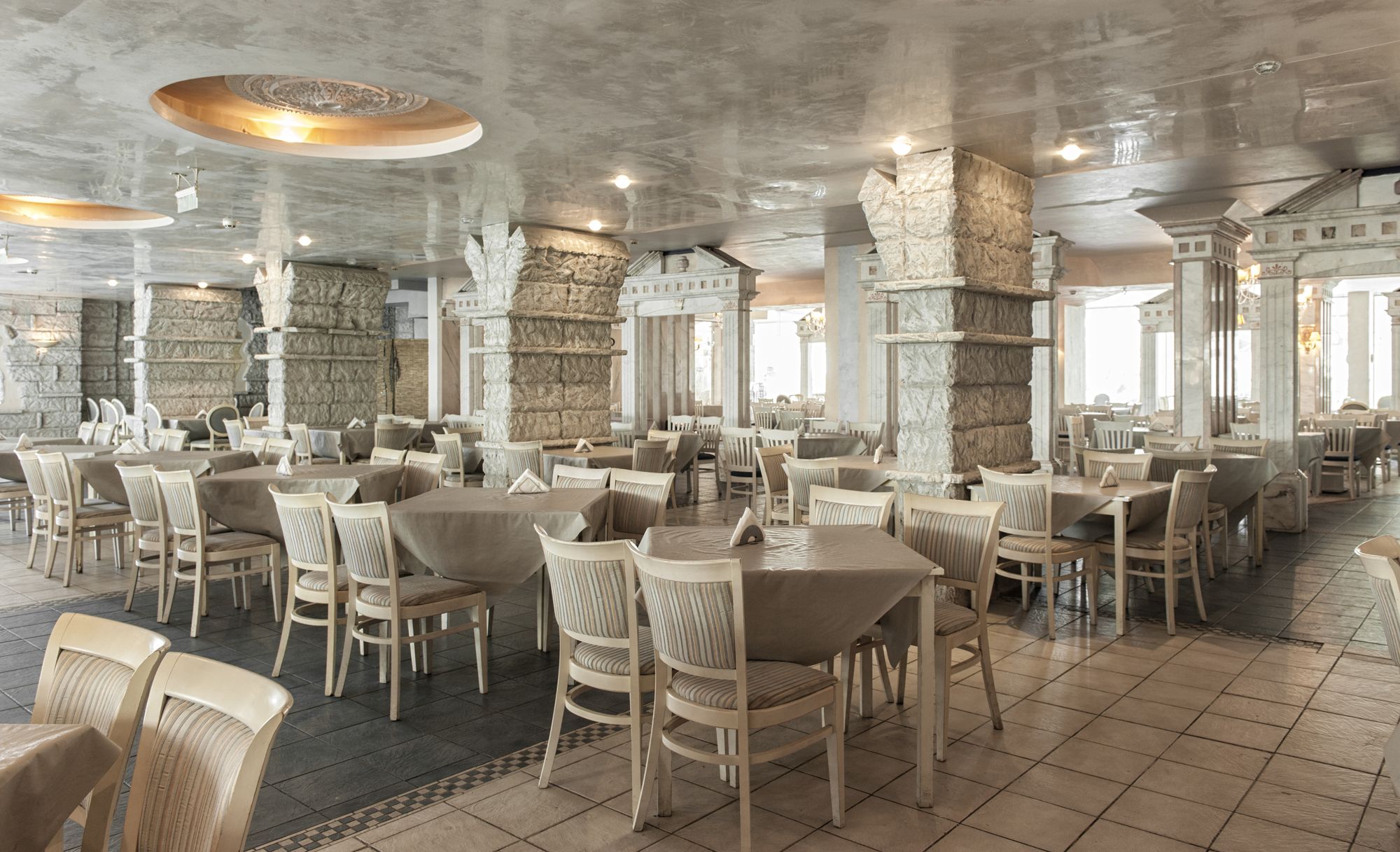 Main Restaurant Chaika