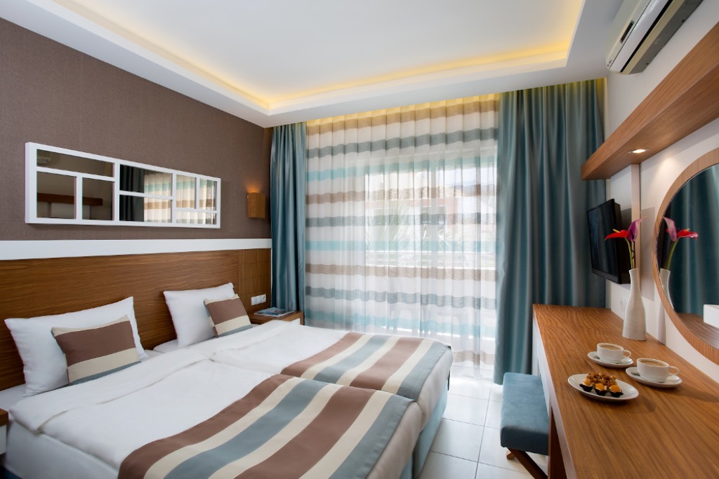 SUITE ROOM