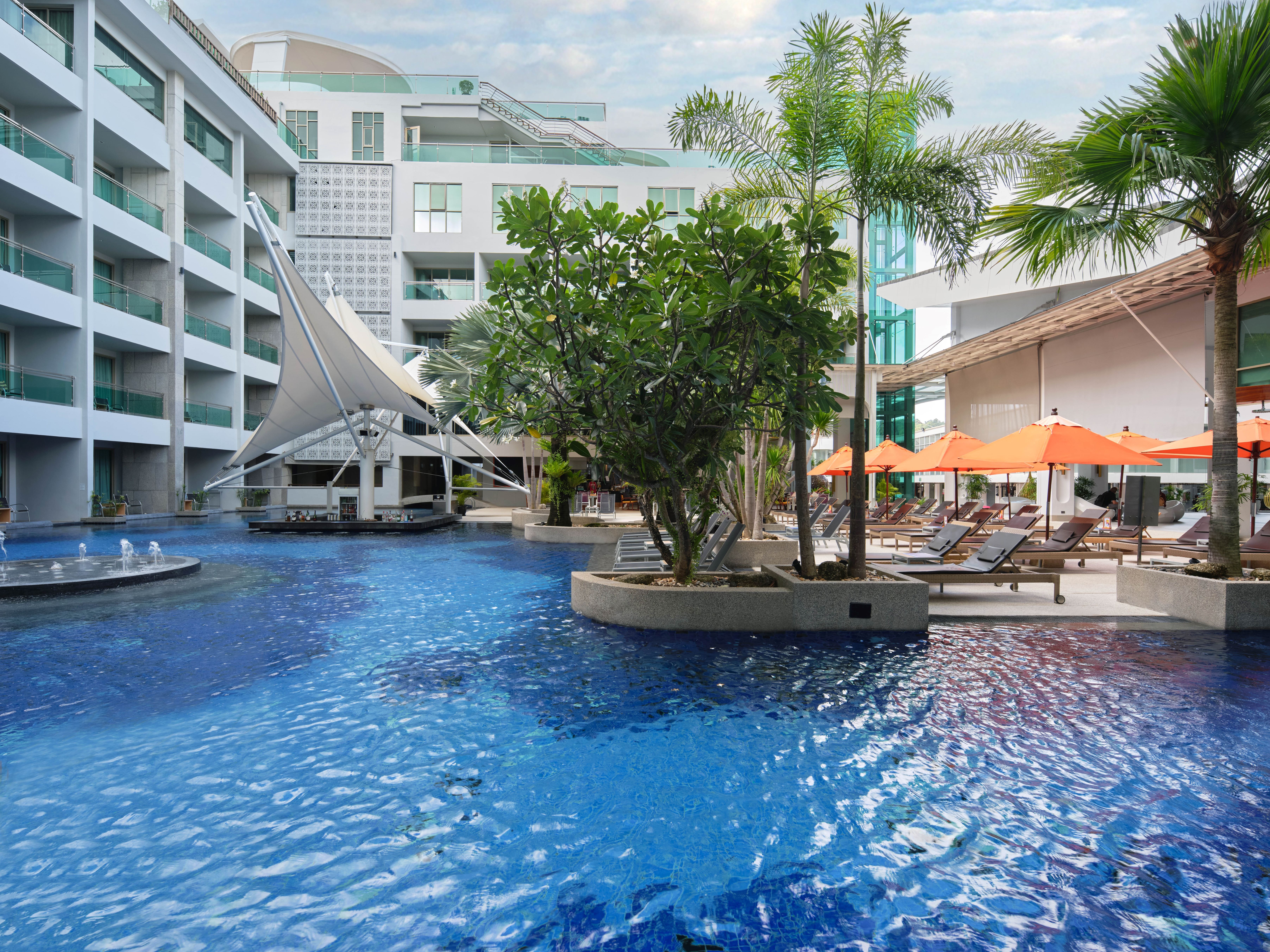 Deluxe Pool Access