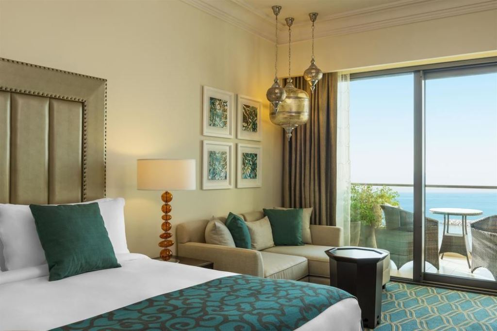 DELUXE SEA VIEW