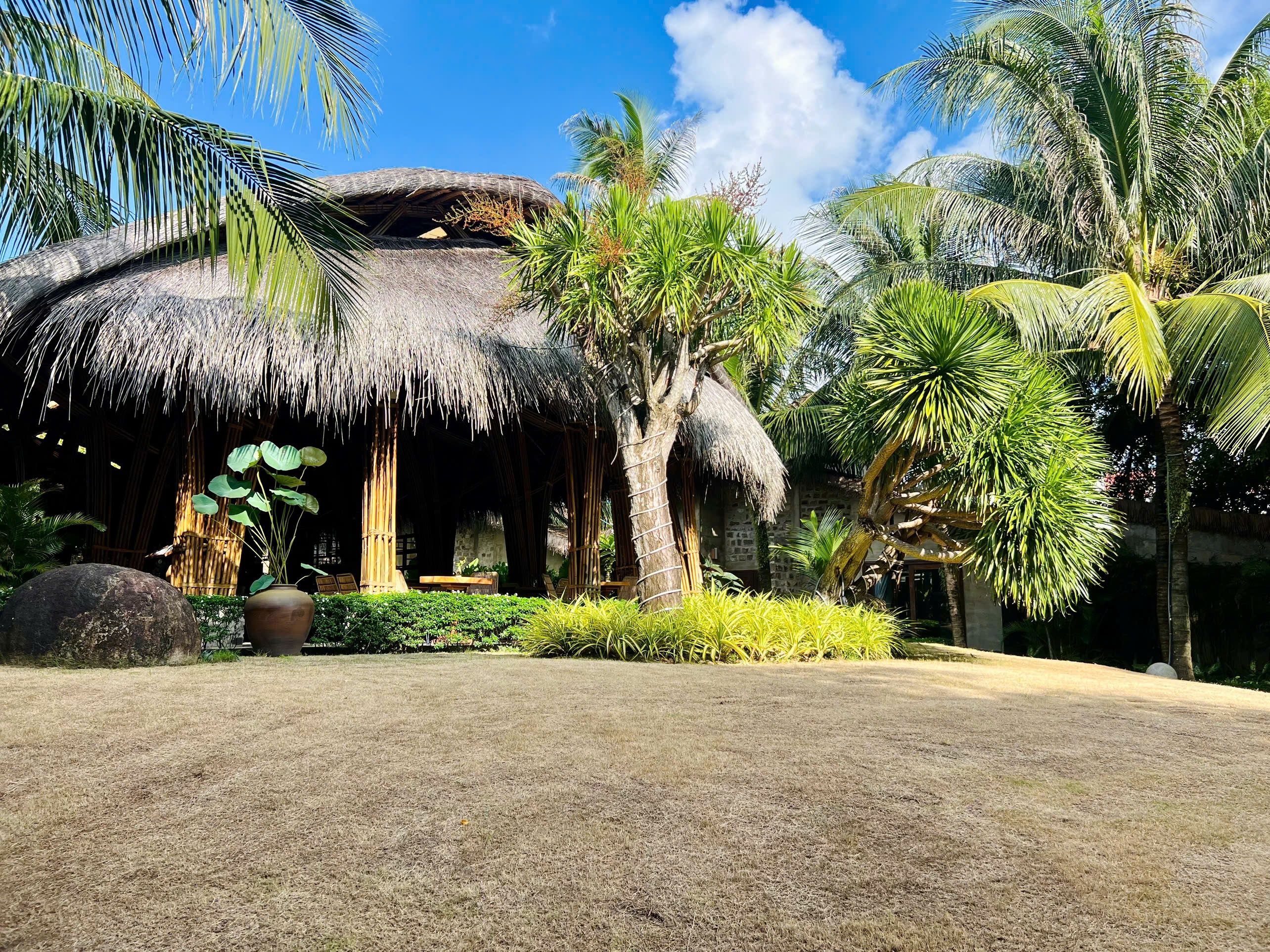 HOTELS RESTAURANT