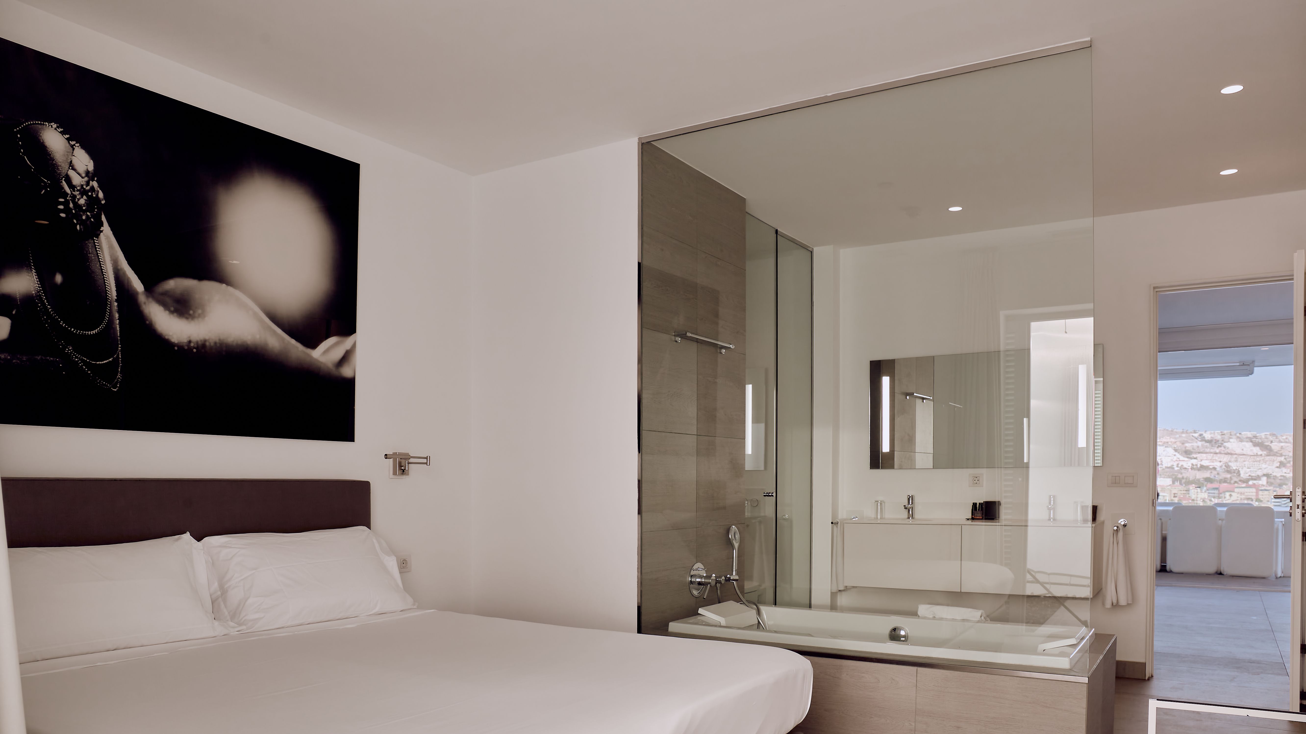3 BEDROOM SUITE WITH SEA VIEW JACUZZI AND PRIVATE POOL (INFINITY MAR)