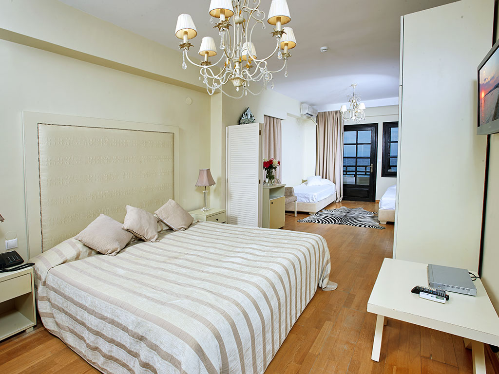 JUNIOR SUITE