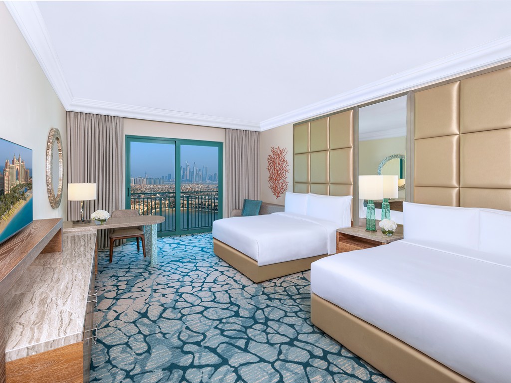 Palm Queen Room