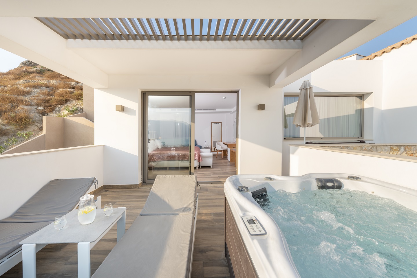 Superior Suite Sea View Private Outdoor Jacuzzi