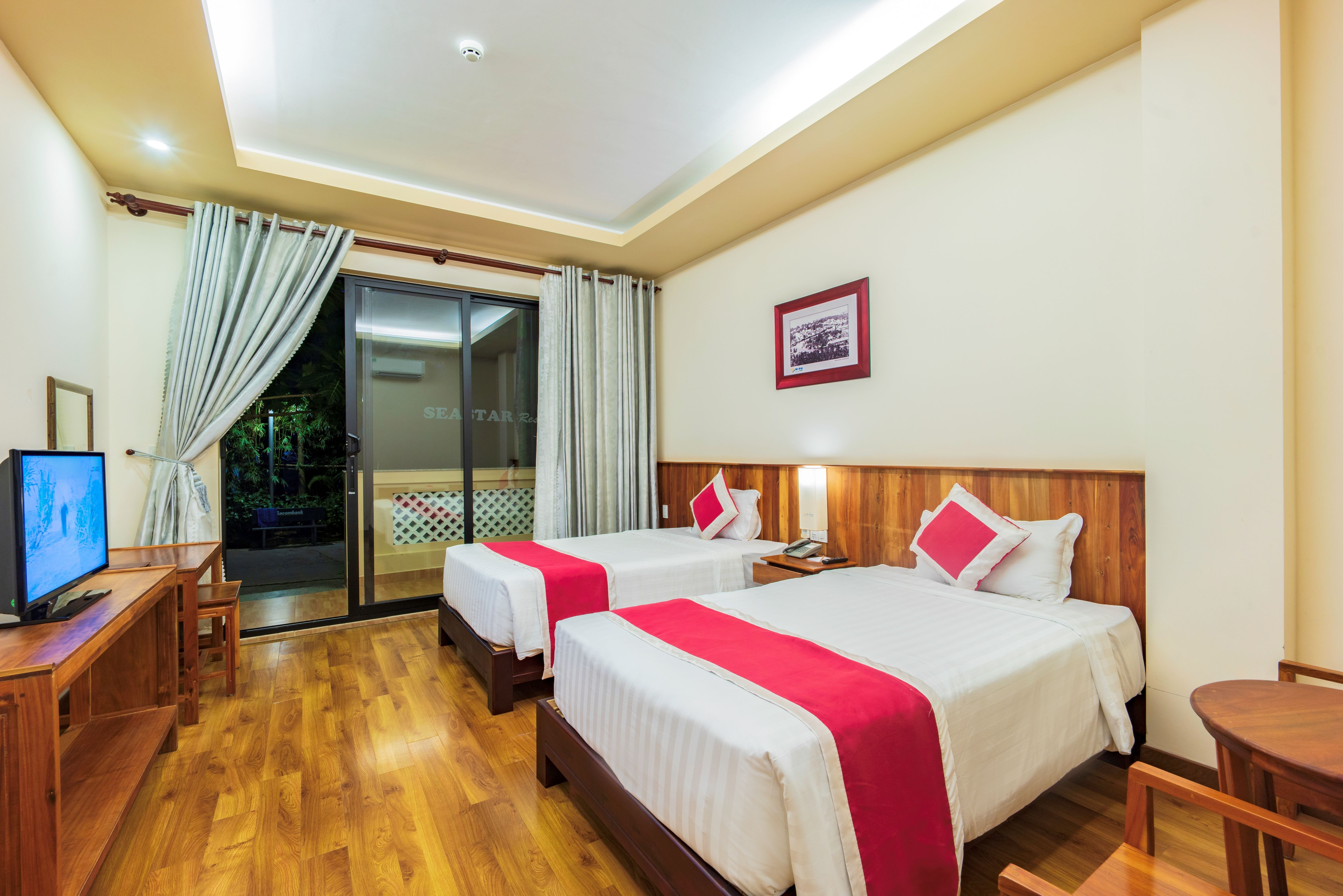 ROOM DELUXE WITH BALCONY GARDENVIEW